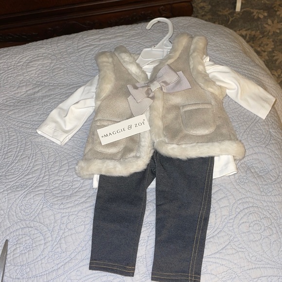 NWT Maggie & Zoe three piece suede vest with bow, Jeans and long sleeve T-shirt - Picture 2 of 11